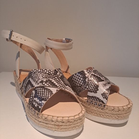 DOLCE VITA SANDALS - Picture 2 of 6